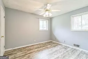 927 Slash Pine Rd, Forest Park, GA 30297 - Photo 15