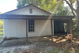 195 Hollywood Ave, Jesup, GA 31545 - Photo 9