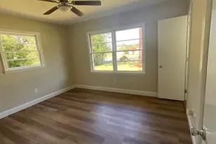 195 Hollywood Ave, Jesup, GA 31545 - Photo 17