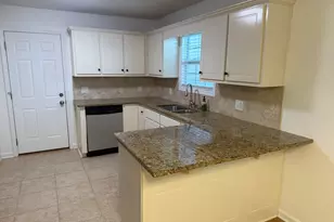 104 Cedar Ridge Dr, Lagrange, GA 30241 - Photo 3