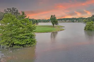 185 Lake Shore Dr, Newnan, GA 30265 - Photo 1