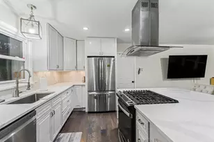 2409 Powers Ferry Dr SE, Marietta, GA 30067 - Photo 9