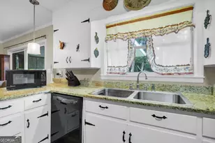 97 Azalea Ave, Garden City, GA 31408 - Photo 13