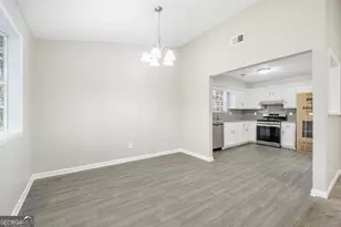 273 Martin Dr, Jonesboro, GA 30238 - Photo 5