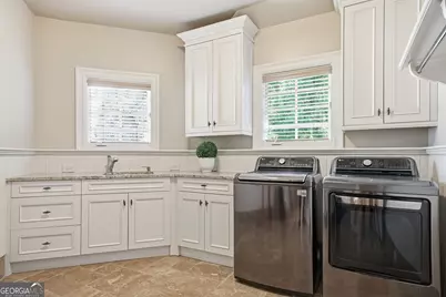 841 Camden Park Court NE, Atlanta, GA 30342 - Photo 19