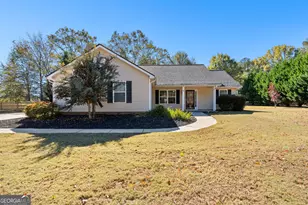 47 Matthews St, Senoia, GA 30276 - Photo 1