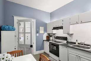 534 E Waldburg St, Savannah, GA 31401 - Photo 13