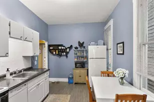 534 E Waldburg St, Savannah, GA 31401 - Photo 15