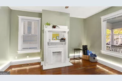 534 E Waldburg Street, Savannah, GA 31401 - Photo 9