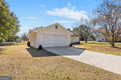 108 Water Drive, Warner Robins, GA 31088 - Photo 3