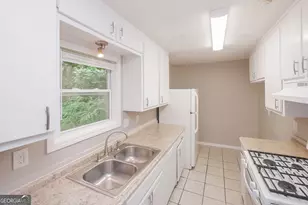 1003 Salisbury Trail, Riverdale, GA 30296 - Photo 5