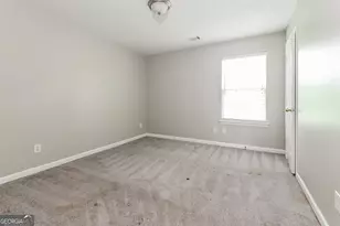 6233 Hickory Ln Cir, Union City, GA 30291 - Photo 13