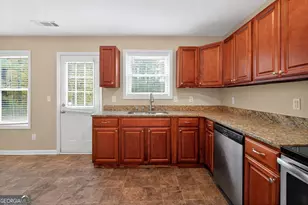 3881 Wolverton Cir, Lithonia, GA 30038 - Photo 17