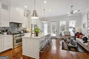 318 E Hall St, Savannah, GA 31401 - Photo 11