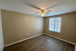 6091 Raintree Bend, Lithonia, GA 30058 - Photo 11