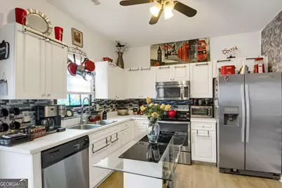 6674 Sunset Valley Circle, Rex, GA 30273 - Photo 11