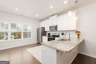 2527 Hedgeway Cir, Kennesaw, GA 30144 - Photo 7