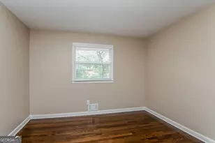 742 King Rd, Jonesboro, GA 30236 - Photo 9