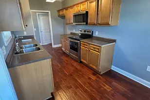 1212 E Barnard St, Glennville, GA 30427 - Photo 11