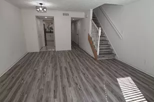 2250 Kings Gate Circle, Snellville, GA 30078 - Photo 9