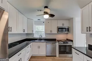 5266 Long Green Ln, Stone Mountain, GA 30088 - Photo 15