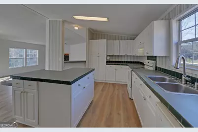 1241 W Currahee Street, Toccoa, GA 30577 - Photo 17