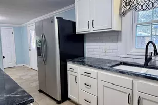 822 N Lewis St, Metter, GA 30439 - Photo 5