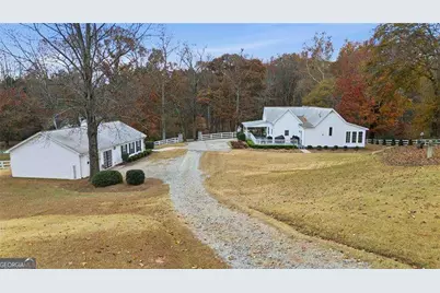 8525 Lanierland Farms Drive, Gainesville, GA 30506 - Photo 7