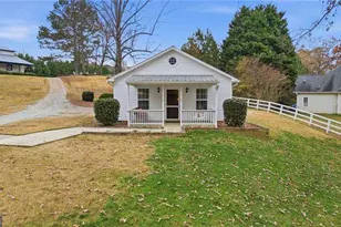 8525 Lanierland Farms Dr, Gainesville, GA 30506 - Photo 3