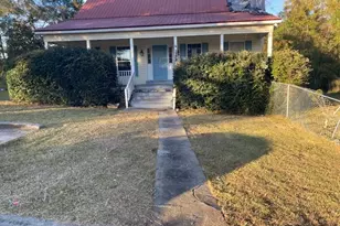 562 Maurice Dr, Swainsboro, GA 30401 - Photo 1