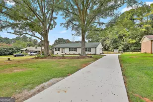 19 Foster Dr, Newnan, GA 30263 - Photo 5