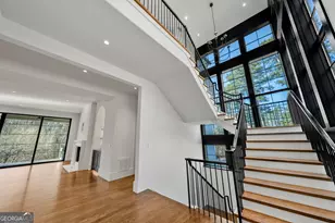 469 Emily Reed Ln, Atlanta, GA 30342 - Photo 3