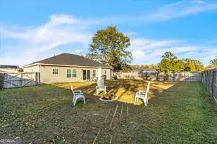 203 Bull St, Glennville, GA 30427 - Photo 23