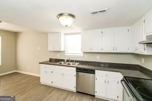 1579 Isleworth Cir, College Park, GA 30349 - Photo 9