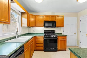 18 Eastwood Dr, Newnan, GA 30265 - Photo 11