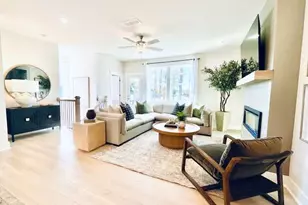 384 Sunset Hollow St, Sugar Hill, GA 30518 - Photo 17