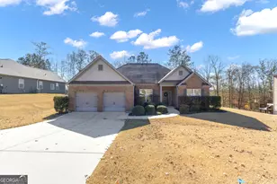 170 Savannah Dr, Senoia, GA 30276 - Photo 1