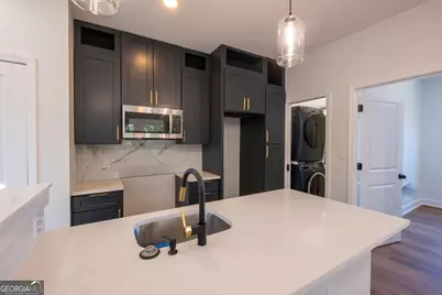 209 E Derenne Avenue, Savannah, GA 31405 - Photo 47