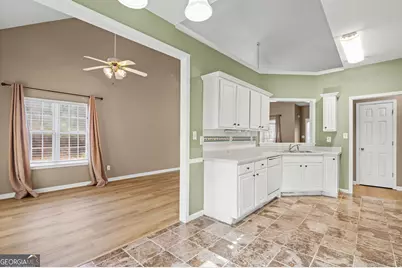 122 Mosswood Drive, Newnan, GA 30265 - Photo 15