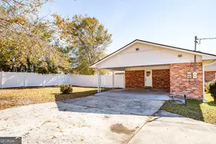 406 Preston St, Waycross, GA 31501 - Photo 3