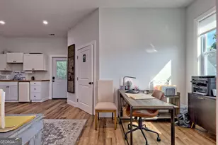 25 Valley St, Clayton, GA 30525 - Photo 13