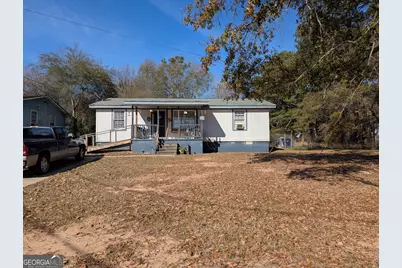 192 Pine Street NE, Fairburn, GA 30213 - Photo 1