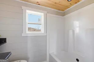 527 Saunders Rd, Franklin, NC 28734 - Photo 15