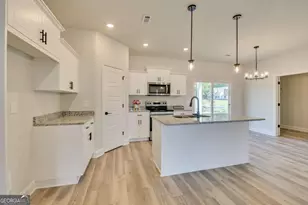 170 Foxridge Ct, Metter, GA 30439 - Photo 7