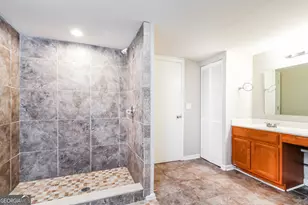 3618 Chinaberry Ln, Snellville, GA 30039 - Photo 9