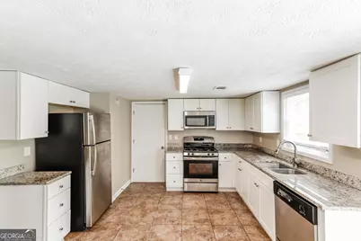 3618 Chinaberry Lane, Snellville, GA 30039 - Photo 5