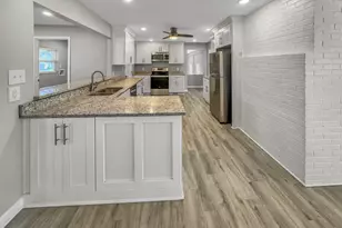 150 Georgia Ave, Barnesville, GA 30204 - Photo 11