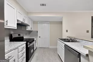 898 Chippendale Ln, Norcross, GA 30093 - Photo 5