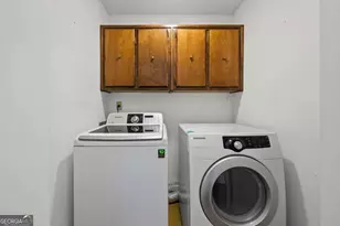 2710 Margaret Mitchell Dr NW, Atlanta, GA 30327 - Photo 21