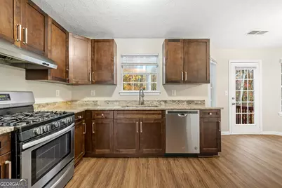 2951 Two Lake Circle, Atlanta, GA 30349 - Photo 9